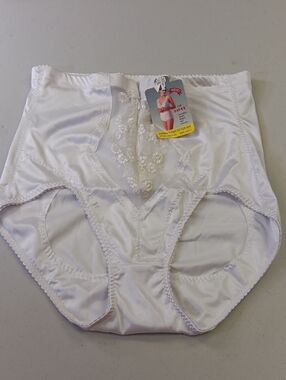 High-Waist Shaping Briefs with Lace Applique - White